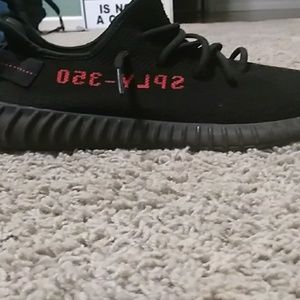 Yeezy Boost 350 V2 Breds